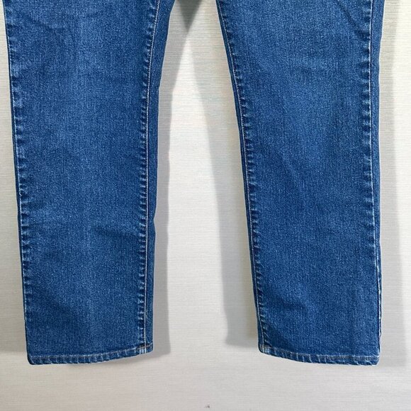 L.L. Bean Jeans Mens 34 Standard Fit Medium Wash Cotton Stretch Logo Pockets - Picture 3 of 9